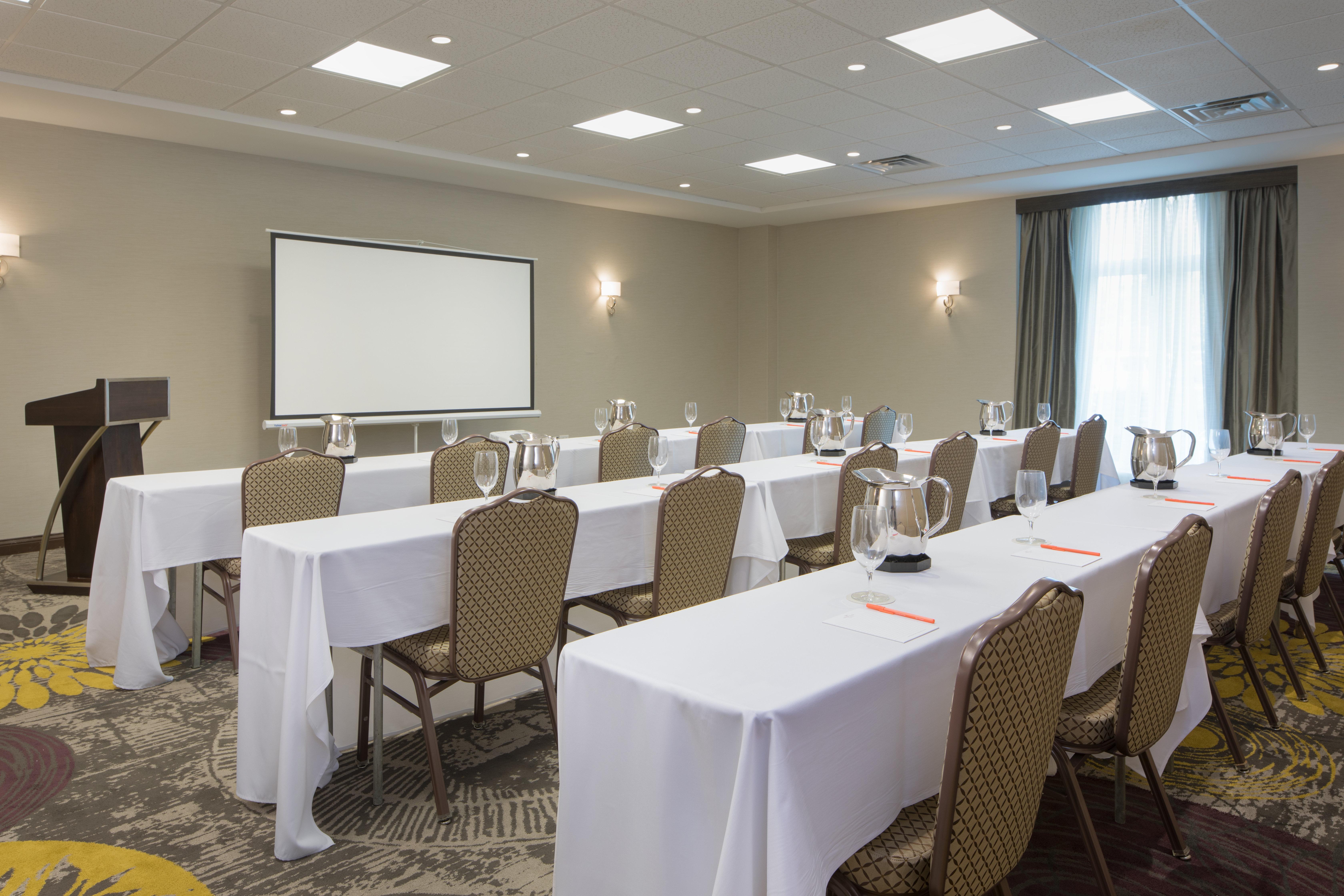 Crowne Plaza Chicago Sw - Burr Ridge By Ihg Hotel Exterior photo