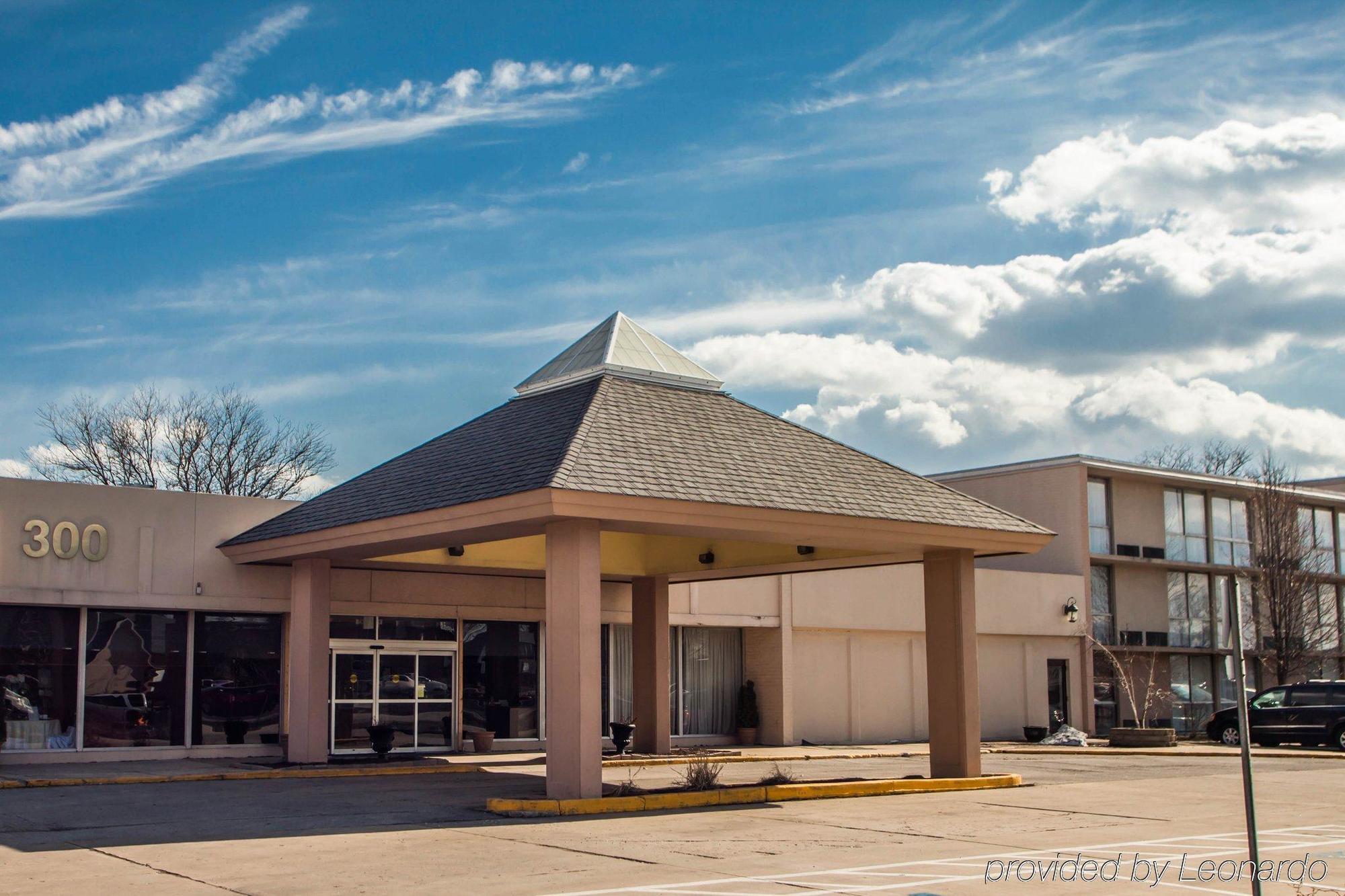 Crowne Plaza Chicago Sw - Burr Ridge By Ihg Hotel Exterior photo